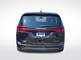 Used 2023 Chrysler Pacifica Touring-L FWD video 4
