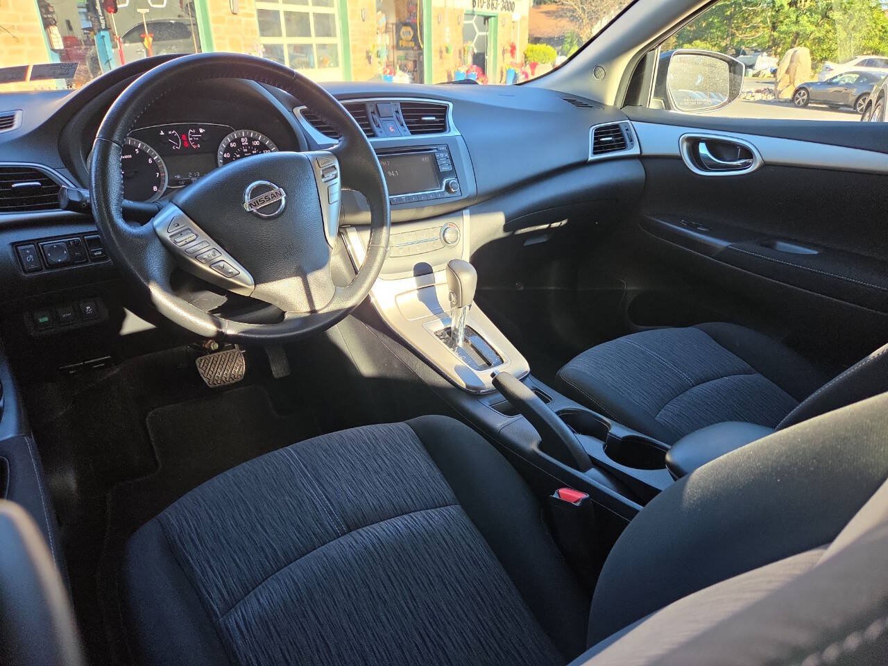 Used 2015 Nissan Sentra SV FWD image 17