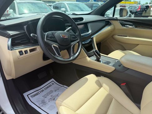 Used 2017 Cadillac XT5 FWD image 18