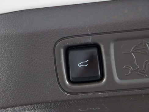 Used 2020 Ford Expedition XLT w/ Equipment Group 202A image 33