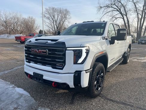 Used 2025 GMC Sierra 2500 AT4 w/ AT4 Premium Plus Package image 3