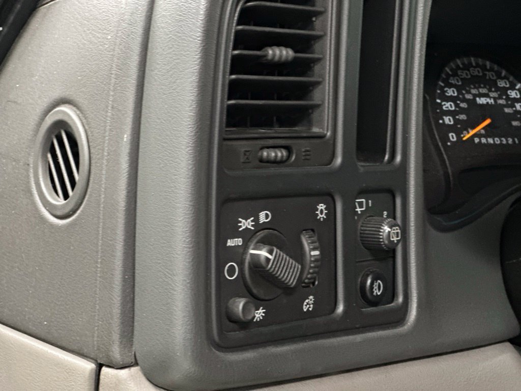 Used 2006 Chevrolet Suburban LS w/ Smart Select Package RWD image 16