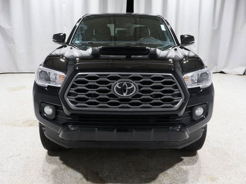 Used 2023 Toyota Tacoma TRD Sport image 9