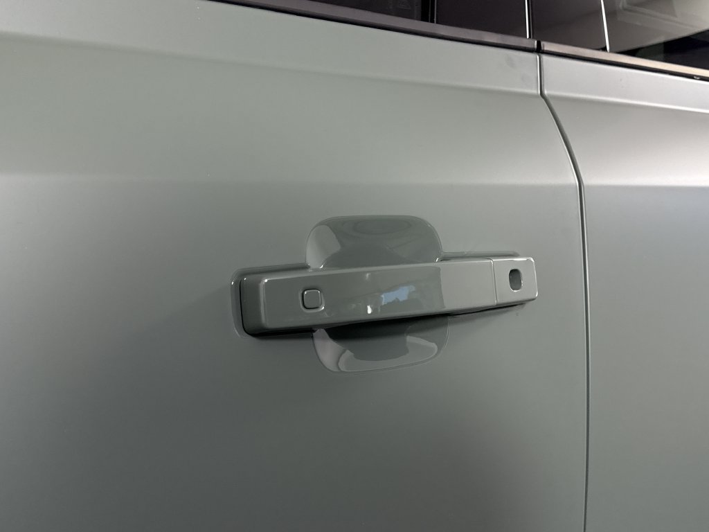 New 2026 Land Rover Defender 110 AWD/4WD image 36