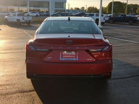 Used 2025 Toyota Camry XLE image 8