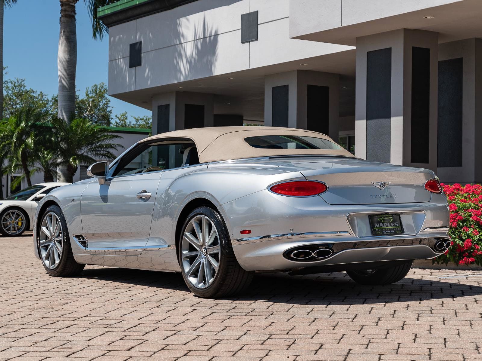 Used 2022 Bentley Continental GT AWD/4WD image 31