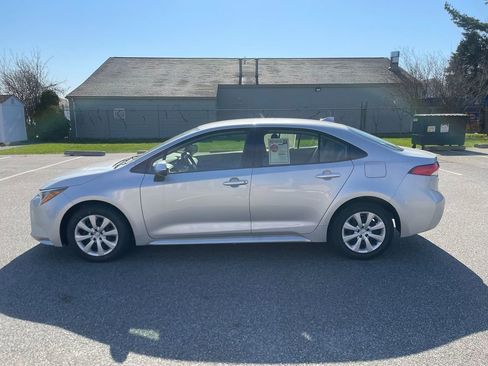 Used 2024 Toyota Corolla LE FWD image 9
