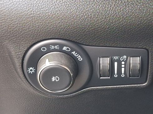 Used 2025 Jeep Compass Limited AWD/4WD image 25