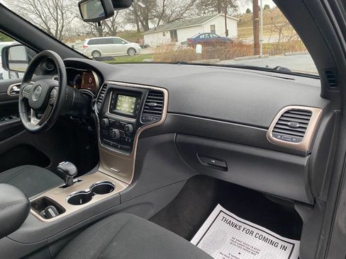 Used 2015 Jeep Grand Cherokee Laredo w/ Quick Order Package 23E AWD/4WD image 29