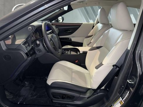 Certified 2025 Lexus ES 300h w/ Premium Package image 7