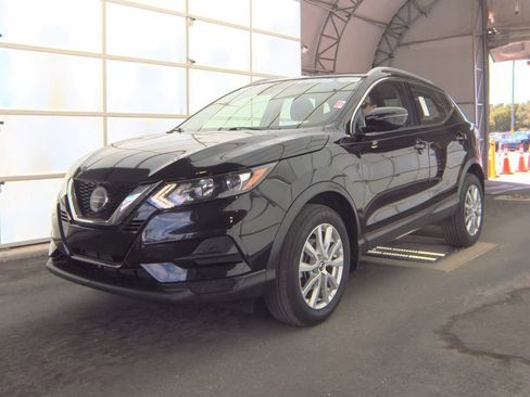 Used 2020 Nissan Rogue Sport SV FWD image 1