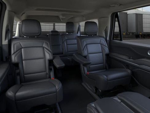 New 2026 Lincoln Navigator L Premier image 12