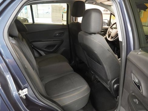 Used 2018 Chevrolet Trax LS FWD image 22