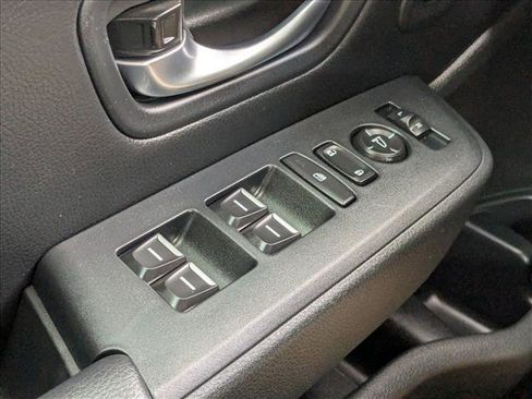 Used 2025 Honda Pilot EX-L image 12