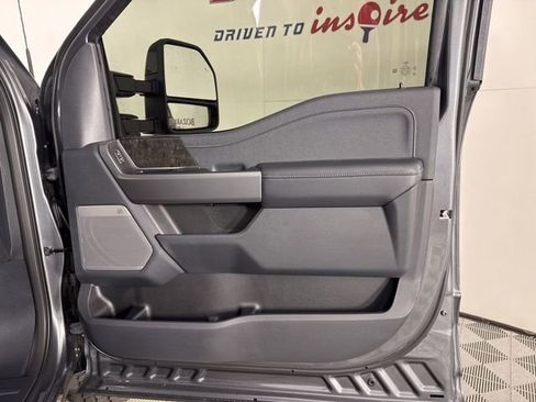 New 2026 Ford F250 Lariat w/ Black Appearance Package image 23