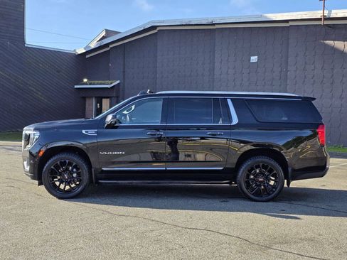 Used 2023 GMC Yukon XL SLT w/ SLT Luxury Package AWD/4WD image 4