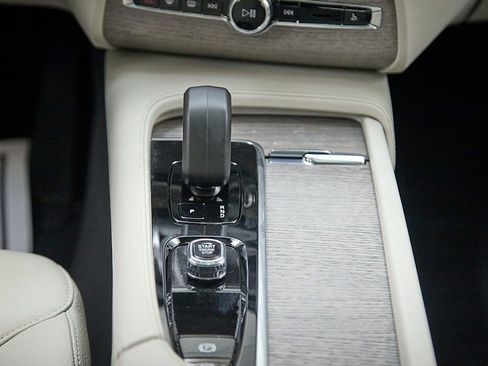 Used 2024 Volvo XC90 B6 Plus w/ Protection Package Premier AWD/4WD image 31