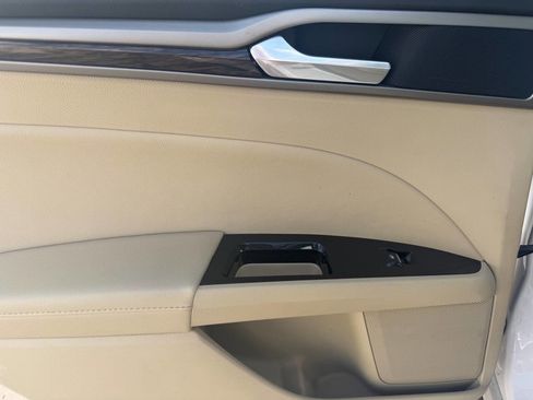 Used 2013 Ford Fusion SE image 24