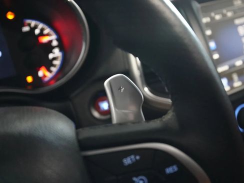 Used 2016 Jeep Grand Cherokee SRT image 55