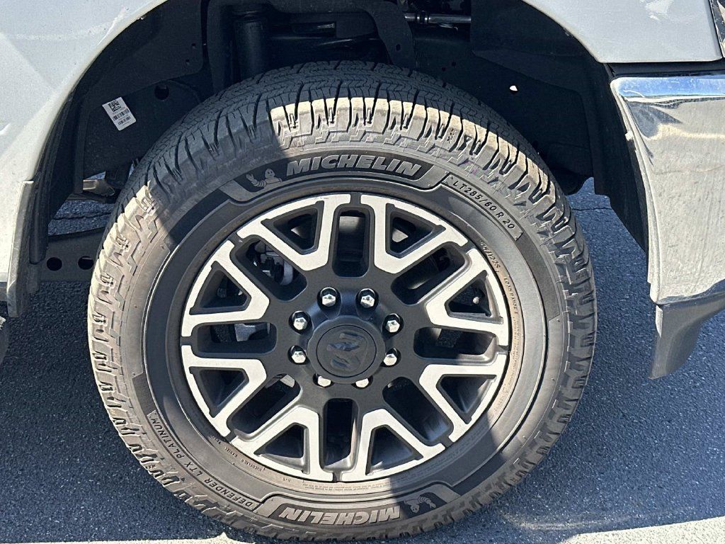 Used 2025 RAM 2500 Big Horn AWD/4WD image 10