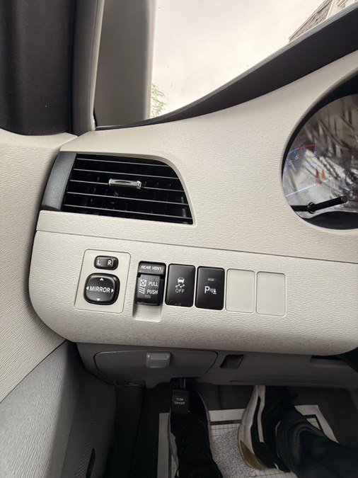 Used 2013 Toyota Sienna XLE w/ Premium Pkg AWD/4WD image 23
