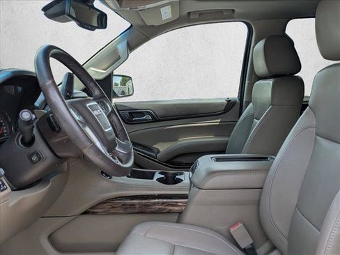 Used 2016 GMC Yukon XL SLT w/ Open Road Package AWD/4WD image 13