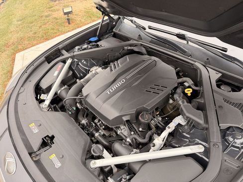 Used 2020 Kia K900 Luxury image 37