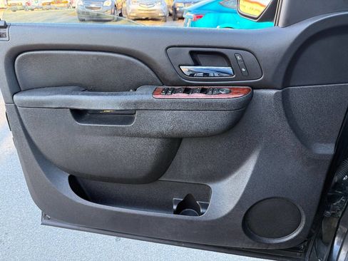 Used 2013 Chevrolet Avalanche LT w/ All-Star Edition image 18