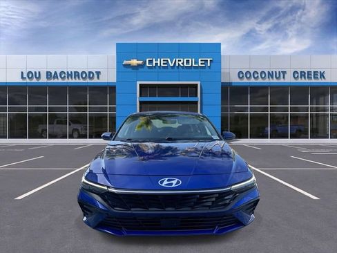 Used 2025 Hyundai Elantra SEL FWD image 3