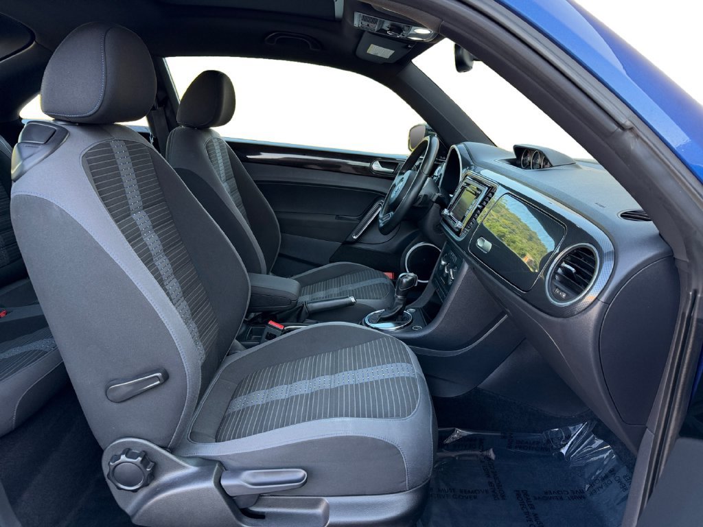Used 2014 Volkswagen Beetle R-Line FWD image 18