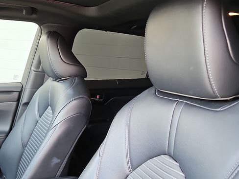 Used 2023 Toyota Highlander XSE FWD image 8