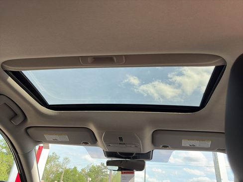 New 2026 Nissan Sentra SR image 10