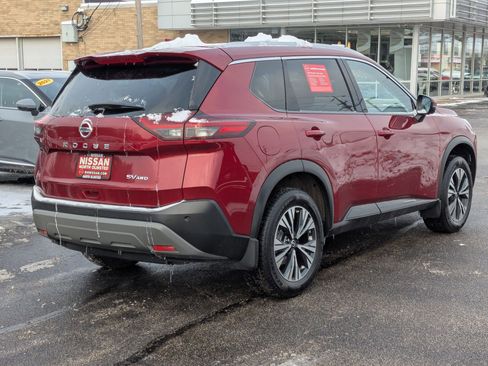 Certified 2021 Nissan Rogue SV w/ Premium Package image 5