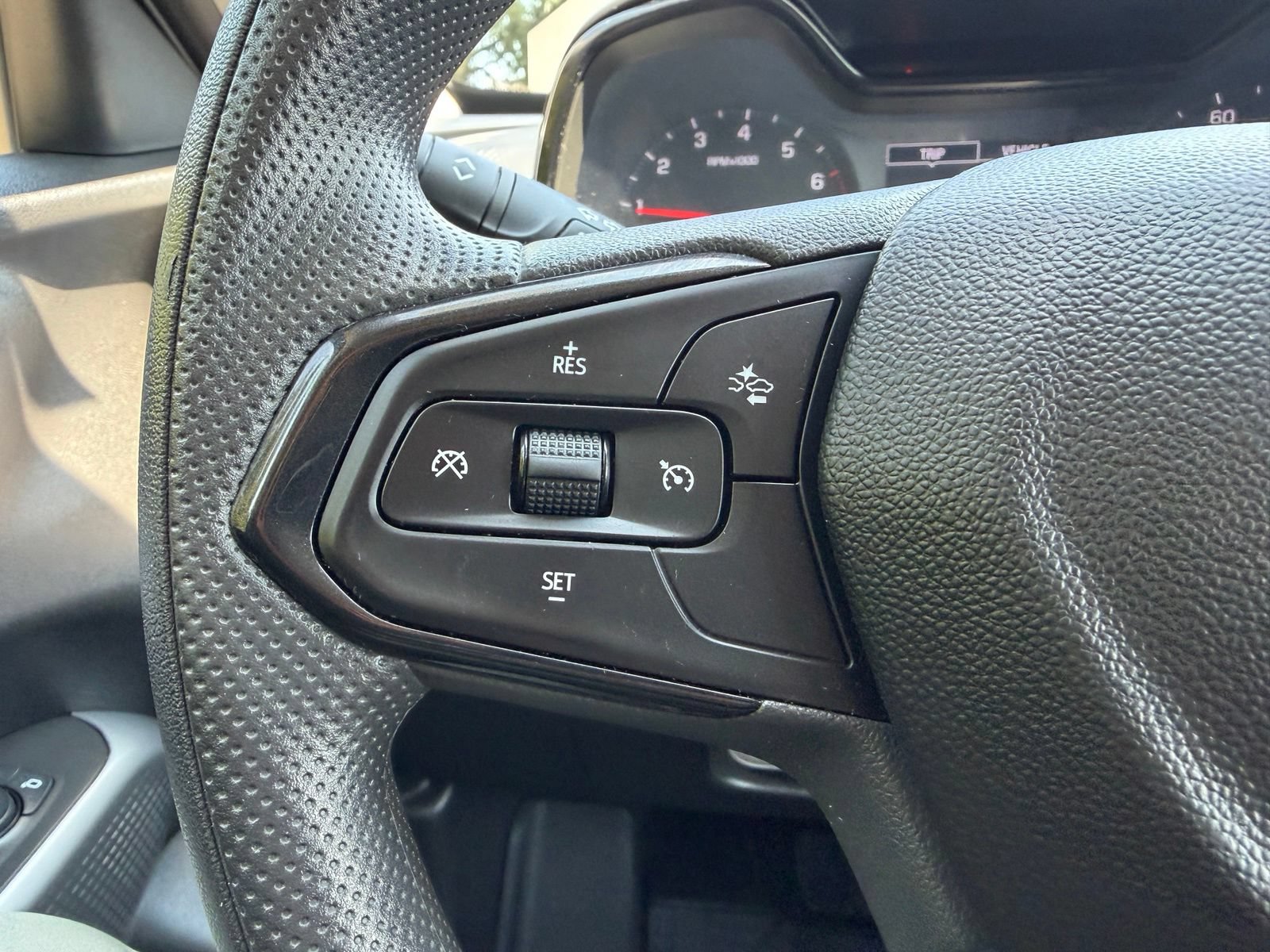 Used 2024 Chevrolet Trax LS w/ LS Convenience Package FWD image 14
