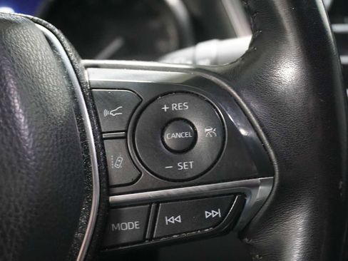 Used 2019 Toyota Camry XLE image 23