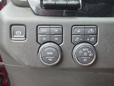 Used 2025 Chevrolet Silverado 2500 High Country w/ Technology Package AWD/4WD image 33