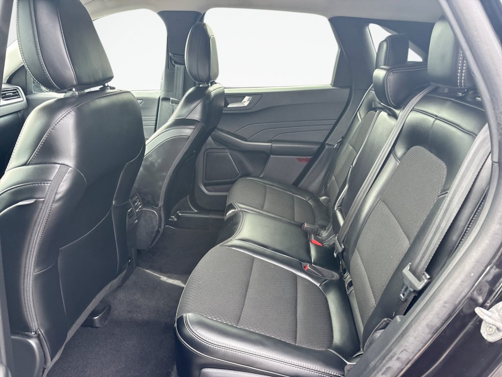 Used 2025 Ford Escape SE FWD image 18