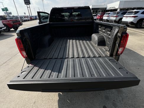 Used 2023 GMC Sierra 1500 Elevation image 25