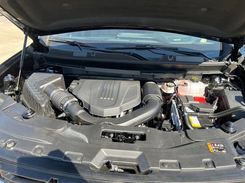 Used 2025 GMC Acadia Elevation image 24