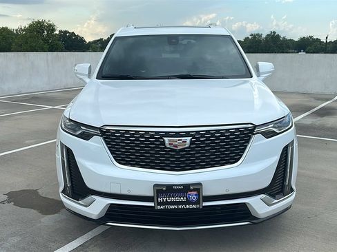 Used 2024 Cadillac XT6 Premium Luxury w/ Technology Package FWD image 8