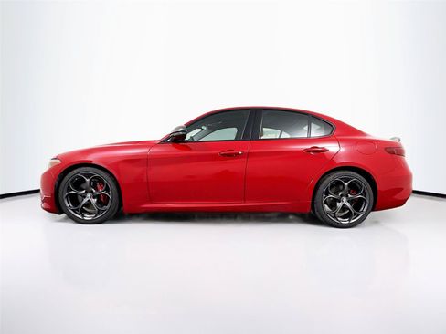 Used 2019 Alfa Romeo Giulia Ti Sport w/ Quick Order Package 22U Sport RWD image 11