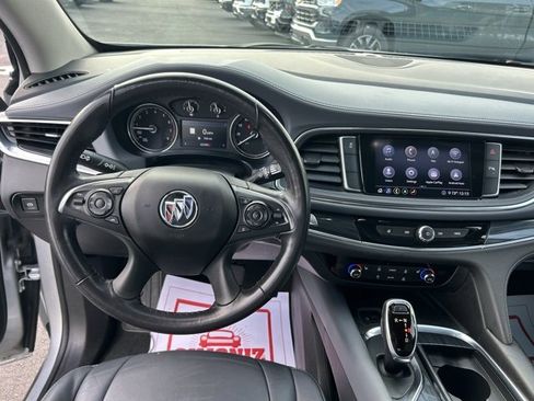 Used 2021 Buick Enclave Essence w/ Sound and Sites Package image 18