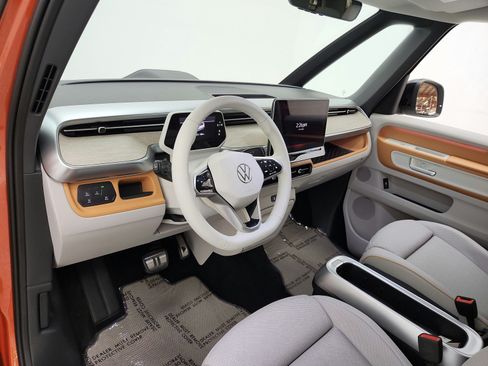 Used 2025 Volkswagen ID. Buzz 1st Edition AWD/4WD image 9