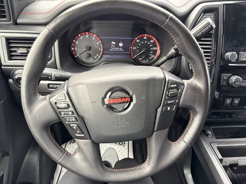 Used 2021 Nissan Titan PRO-4X w/ Pro-4x Convenience Package image 16