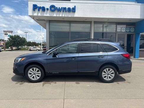 Used 2017 Subaru Outback 2.5i Premium AWD/4WD image 8