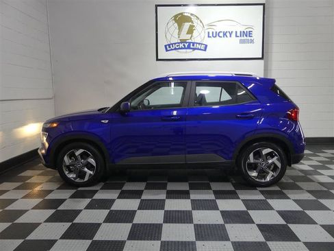 Used 2022 Hyundai Venue SEL FWD image 7