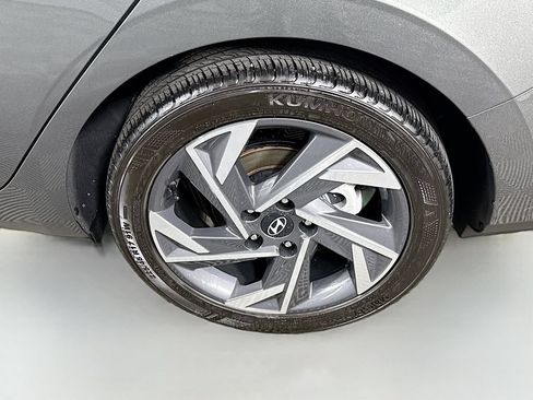 Used 2025 Hyundai Elantra Sport FWD image 32