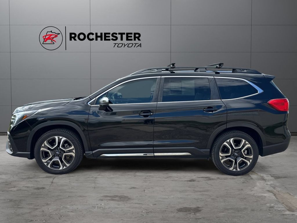 Used 2023 Subaru Ascent Limited w/ Technology Package AWD/4WD image 2