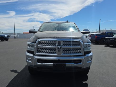 Used 2018 RAM 2500 Laramie AWD/4WD image 2