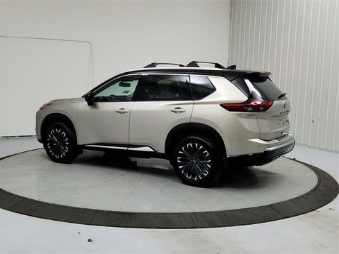 New 2026 Nissan Rogue Platinum image 5